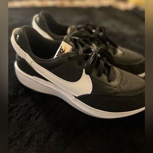 Nike sneakers womens